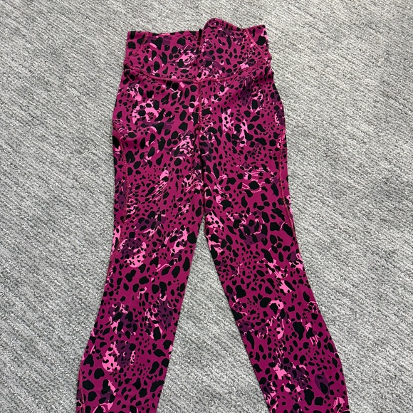Lululemon Base Pace High-Rise Running Tight 25" Cheetah Camo Magenta Purple 6 - Picture 2 of 9